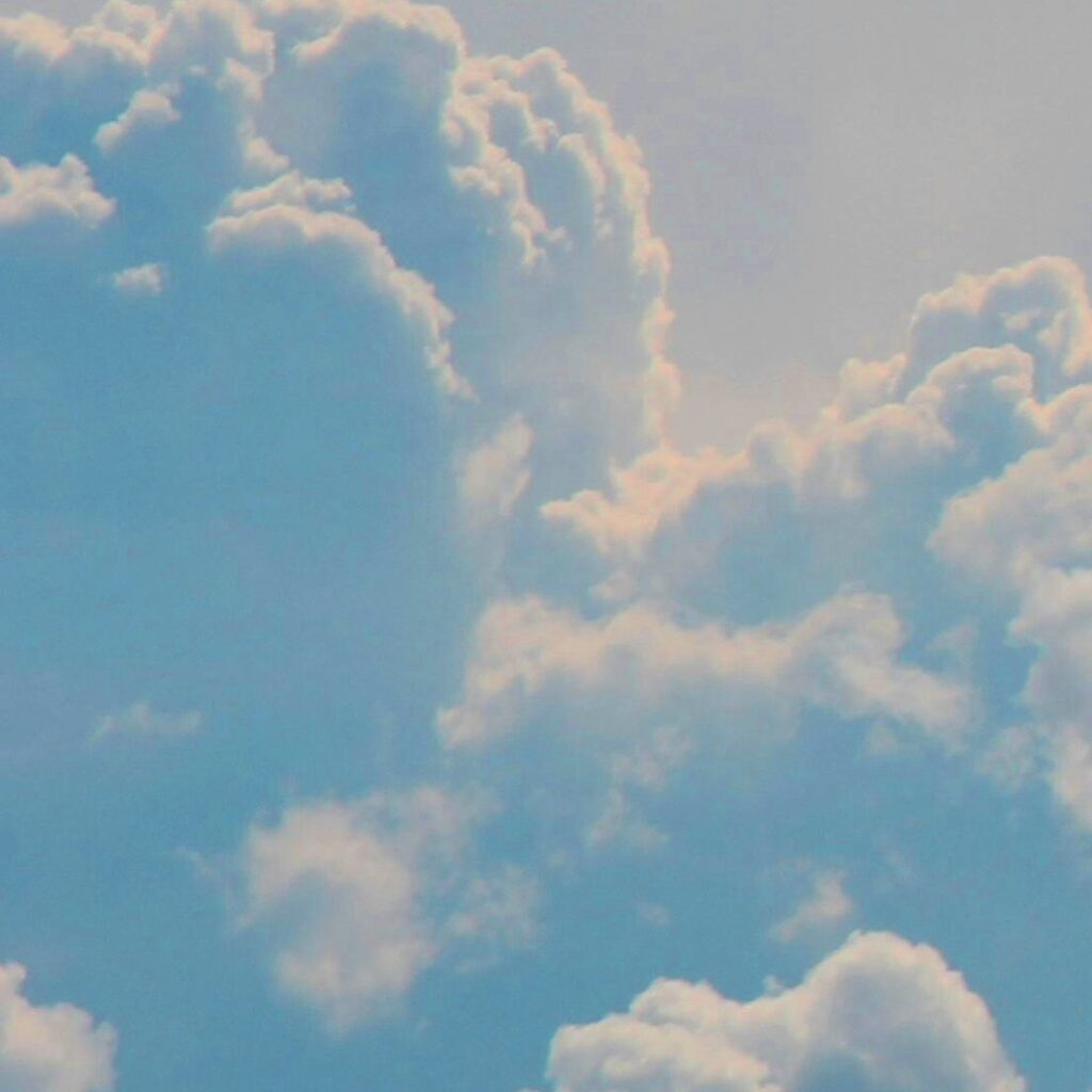 Close-up photo of fluffy clouds